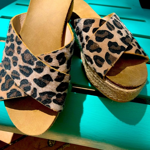 Leopard Raffia Sandals - Picture 2 of 4